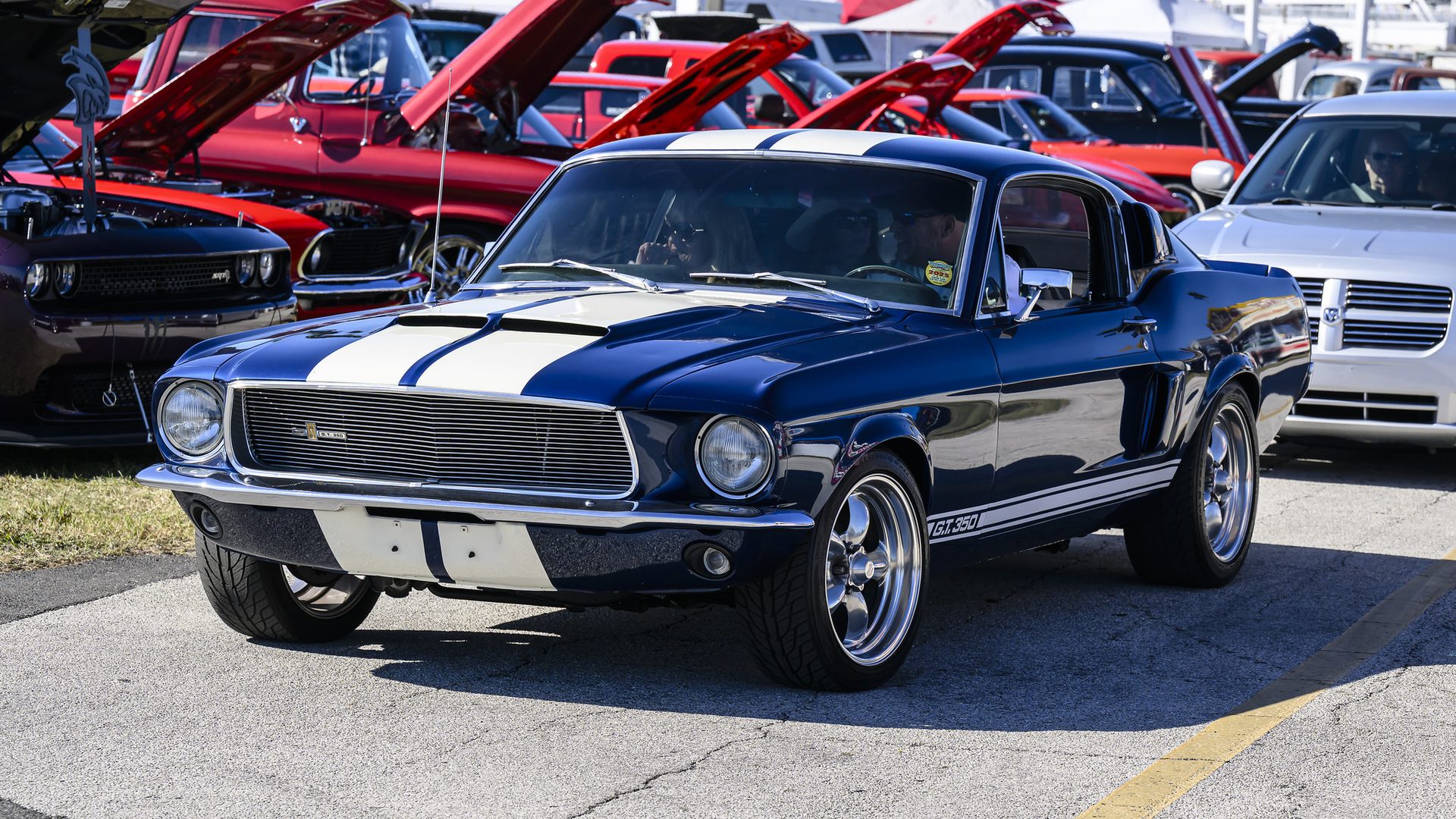 Show cars at the Daytona Turkey Run®
