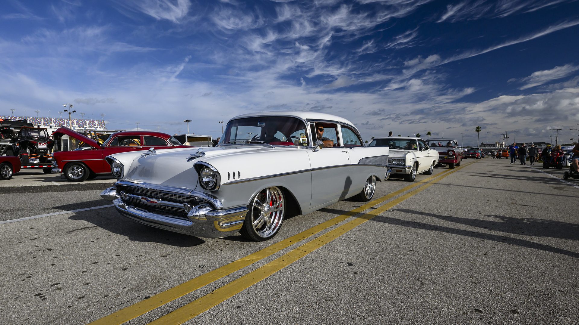 Show cars at the Daytona Turkey Run®
